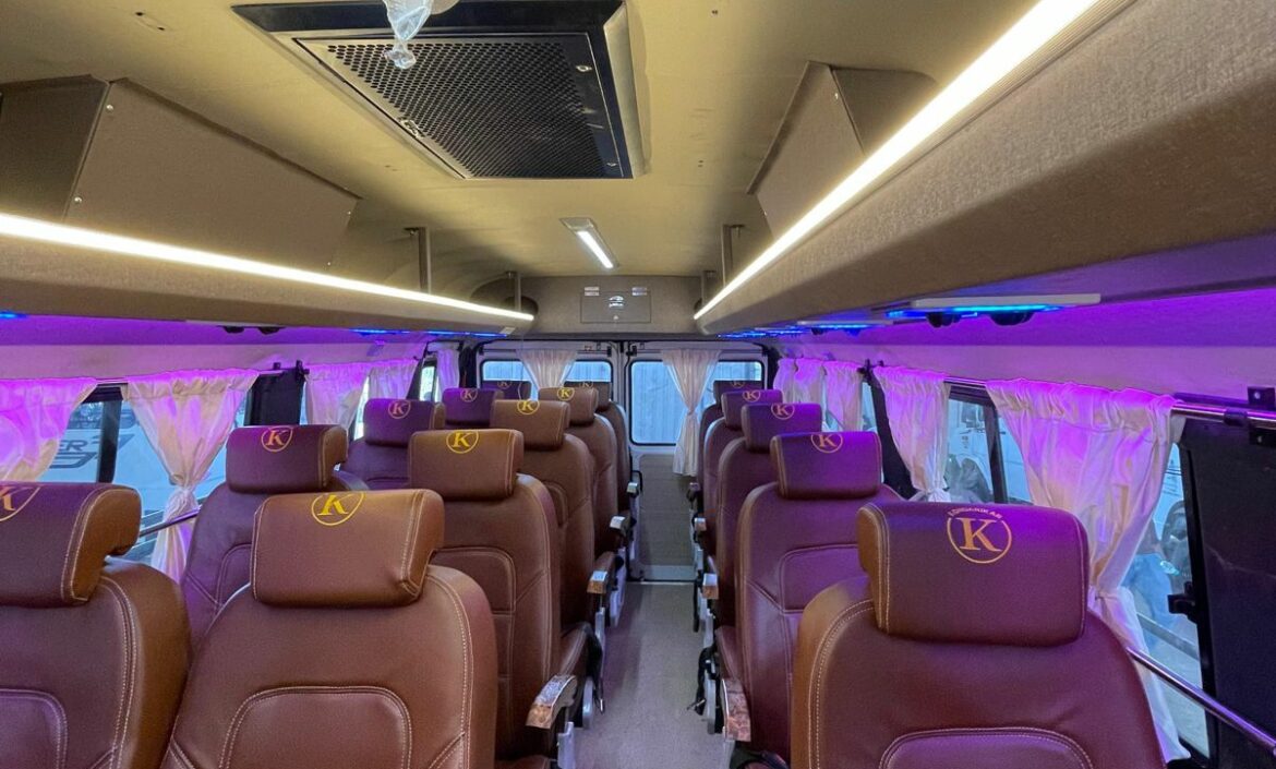 17 Seater Tempo Traveller Solapur